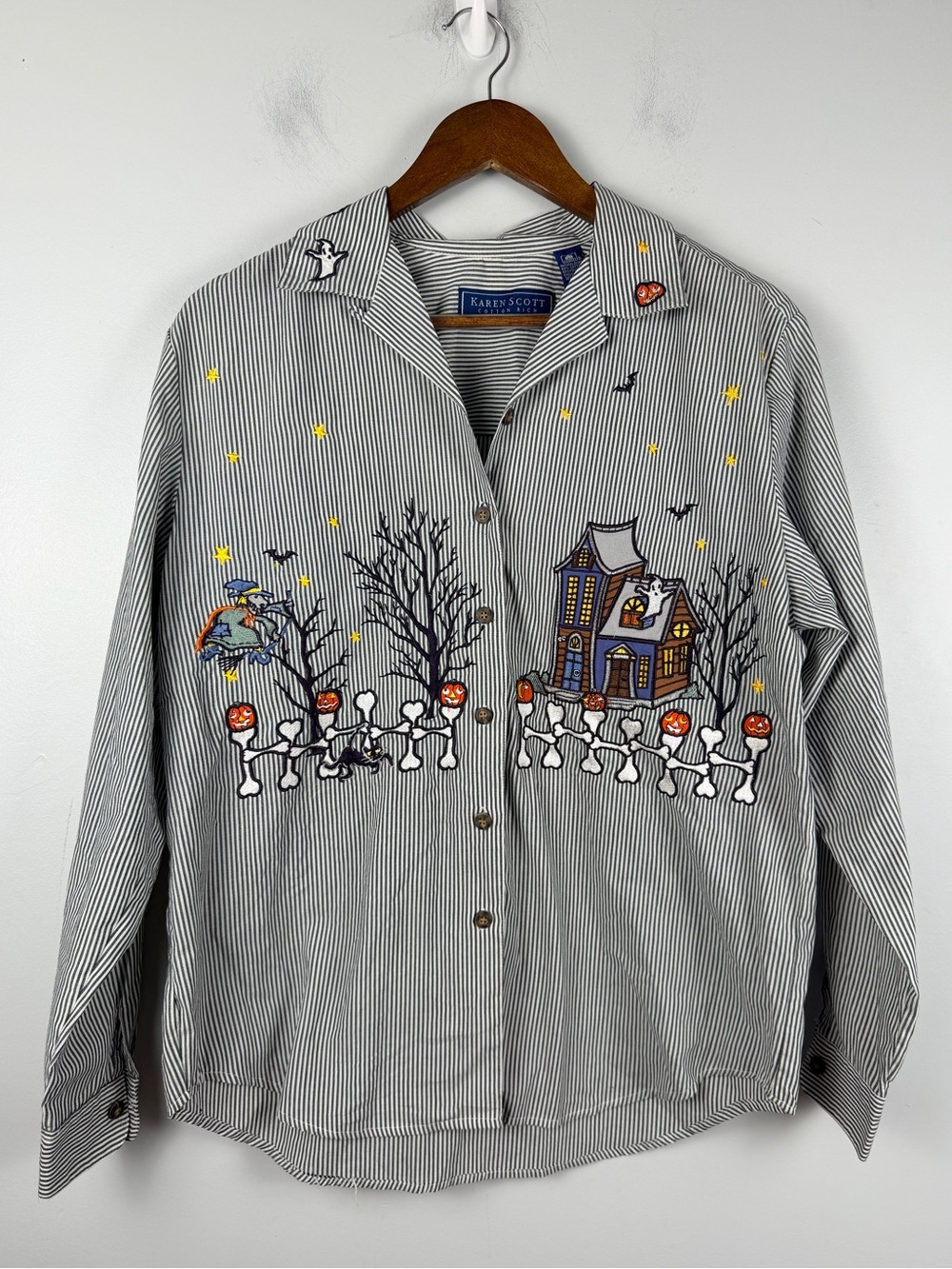 Ladies Halloween Blouse w/Embroidered Scenes Pumkins Karen Scott Size small